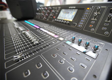 Midas M32 LIVE 40-channel Digital Mixer