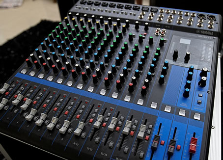 Yamaha MG16XU 16-channel Mixer with USB and FX